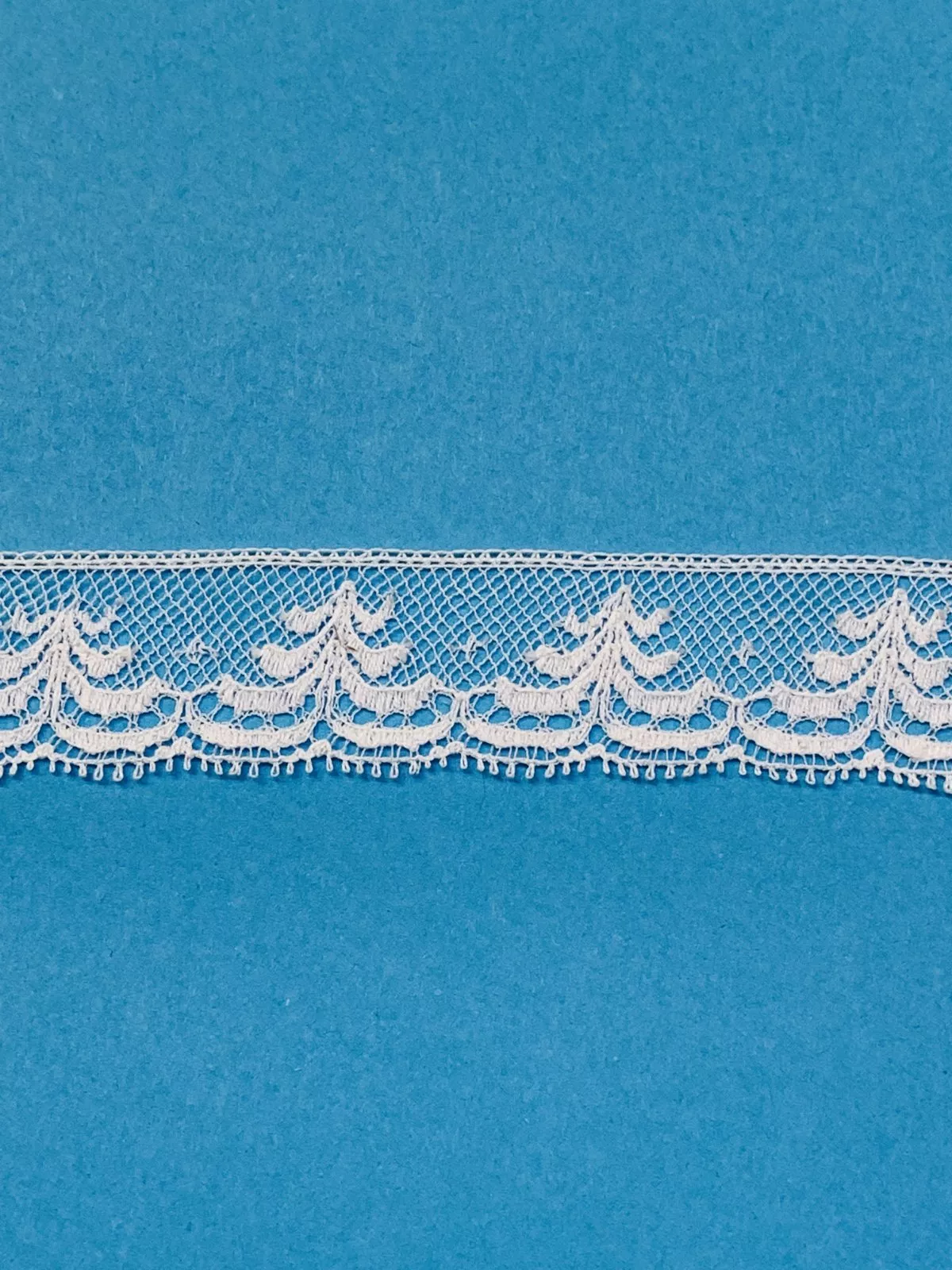 200552 Maline Edging 5/8